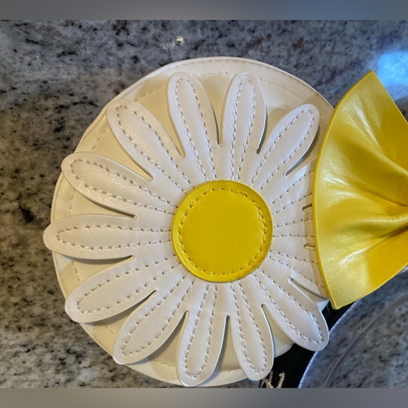 Disney Daisy Floral Minnie Mouse Ears Flowers Headband Spring White Daisy NWT - Picture 2 of 7